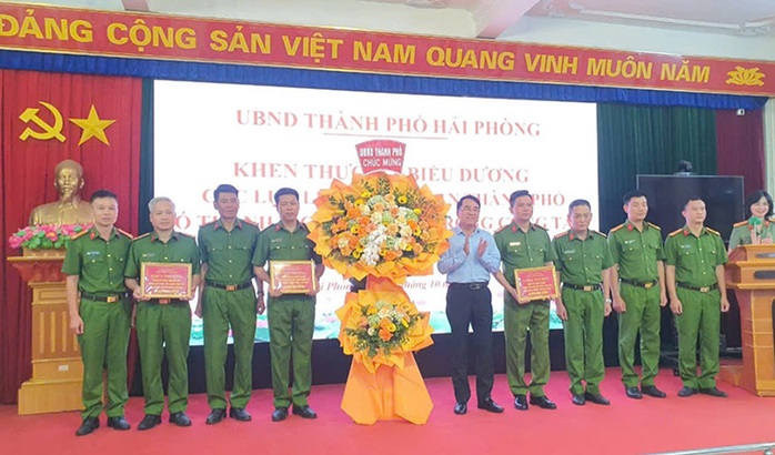 Chi tiết vụ đại ca đất cảng Bình "đen" nổ súng thanh trừng "đối thủ"- Ảnh 3. Chi tiết vụ đại ca đất cảng Bình "đen" nổ súng thanh trừng "đối thủ"- Ảnh 3.