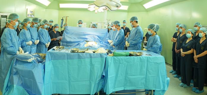 Trái tim đập trở lại sau 50 phút đặt vào lồng ngực mới- Ảnh 1. Trái tim đập trở lại sau 50 phút đặt vào lồng ngực mới- Ảnh 1.