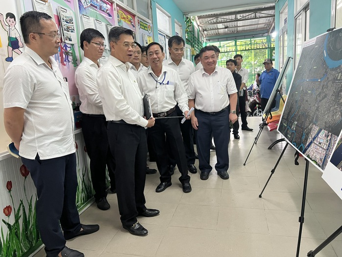 Cuối tháng 12-2024, bàn giao mặt bằng cho dự án cầu đường Nguyễn Khoái- Ảnh 1. Cuối tháng 12-2024, bàn giao mặt bằng cho dự án cầu đường Nguyễn Khoái- Ảnh 1.
