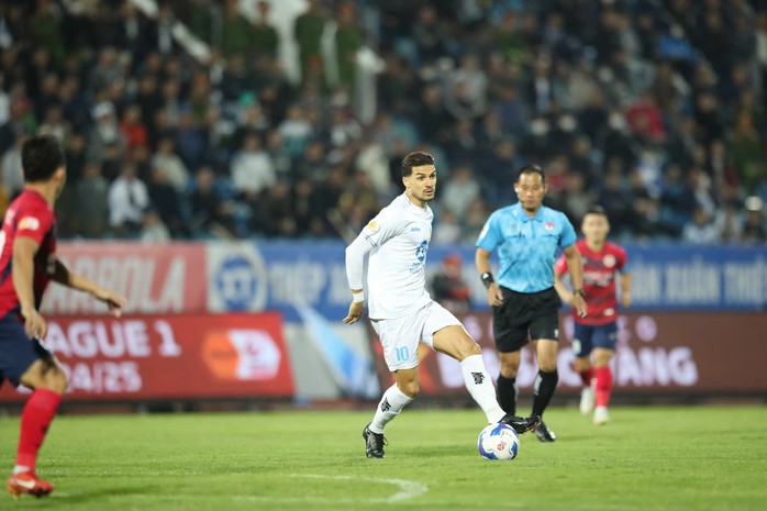 CAHN thắng sốc ĐKVĐ V-League- Ảnh 3. CAHN thắng sốc ĐKVĐ V-League- Ảnh 3.