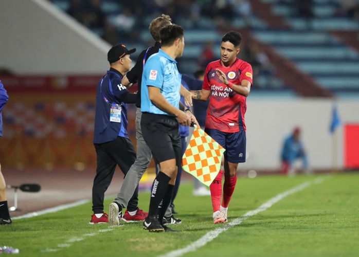 CAHN thắng sốc ĐKVĐ V-League- Ảnh 6. CAHN thắng sốc ĐKVĐ V-League- Ảnh 6.