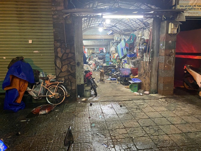 Sau tiếng nổ lớn, một người bị bỏng- Ảnh 3. Sau tiếng nổ lớn, một người bị bỏng- Ảnh 3.
