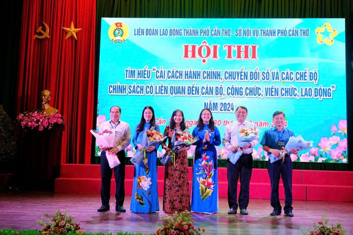 Cần Thơ: Người lao động tranh tài, nâng cao kiến thức về cải cách hành chính- Ảnh 2. Cần Thơ: Người lao động tranh tài, nâng cao kiến thức về cải cách hành chính- Ảnh 2.