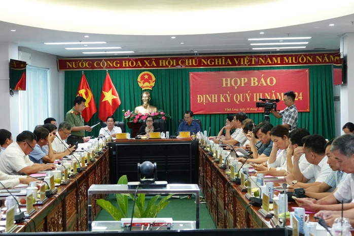 Vĩnh Long thông tin việc Văn phòng Tỉnh ủy sử dụng ô tô hơn 4 tỉ đồng- Ảnh 1. Vĩnh Long thông tin việc Văn phòng Tỉnh ủy sử dụng ô tô hơn 4 tỉ đồng- Ảnh 1.
