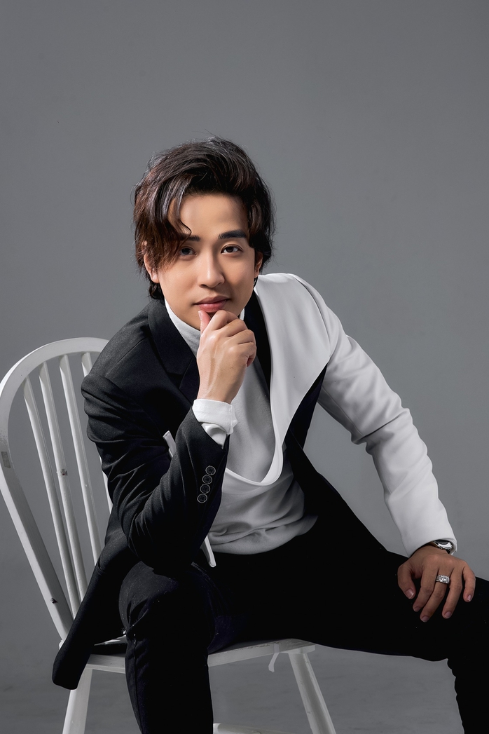 Anh Bằng, Huỳnh Lợi, Triệu Lộc hội ngộ "Tiến bước dưới quân kỳ"- Ảnh 2. Anh Bằng, Huỳnh Lợi, Triệu Lộc hội ngộ "Tiến bước dưới quân kỳ"- Ảnh 2.