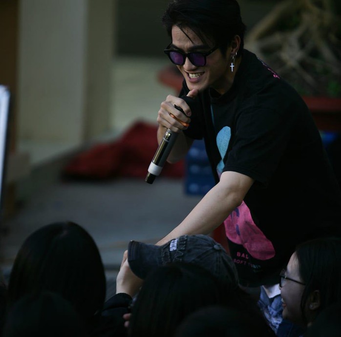 Thích thú với đoạn rap trong ca khúc "Từ TP HCM nhìn về lịch sử", đang dẫn đầu bầu chọn- Ảnh 3. Thích thú với đoạn rap trong ca khúc "Từ TP HCM nhìn về lịch sử", đang dẫn đầu bầu chọn- Ảnh 3.
