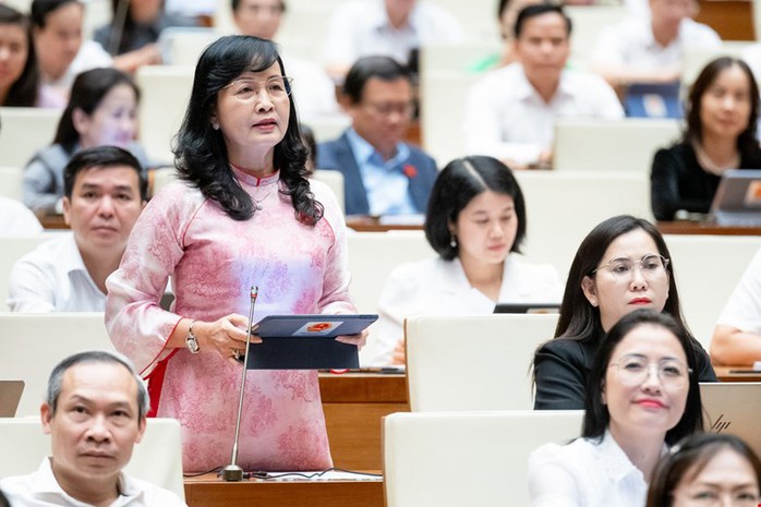 "Không thể nhìn phim Trấn Thành, Lý Hải thu vài trăm tỉ mà tưởng nền điện ảnh Việt Nam tươi sáng"- Ảnh 1. "Không thể nhìn phim Trấn Thành, Lý Hải thu vài trăm tỉ mà tưởng nền điện ảnh Việt Nam tươi sáng"- Ảnh 1.