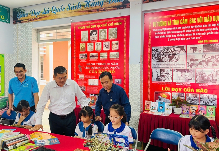 1500 đầu sách đến với học sinh 3 trường tiểu học của huyện Củ Chi- Ảnh 1. 1500 đầu sách đến với học sinh 3 trường tiểu học của huyện Củ Chi- Ảnh 1.