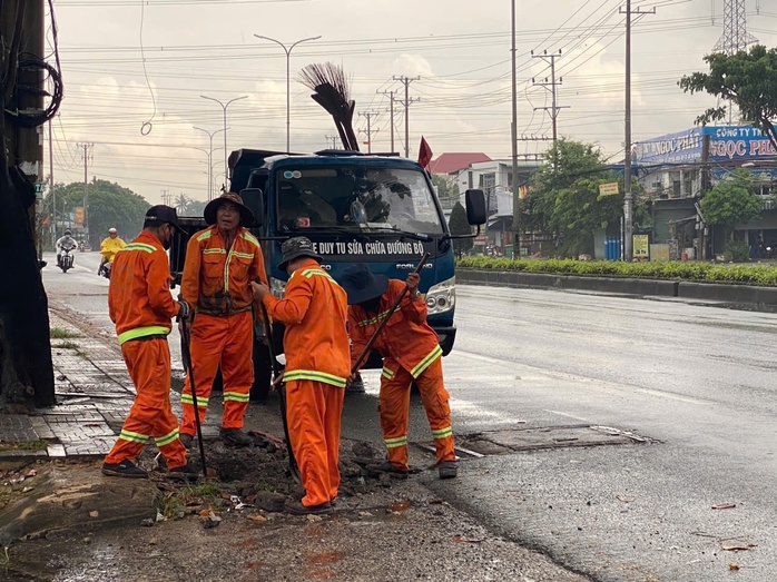 Sớm sửa Quốc lộ 51 qua Đồng Nai, Bà Rịa-Vũng Tàu lồi lõm, "ổ voi, ổ gà"- Ảnh 3. Sớm sửa Quốc lộ 51 qua Đồng Nai, Bà Rịa-Vũng Tàu lồi lõm, "ổ voi, ổ gà"- Ảnh 3.