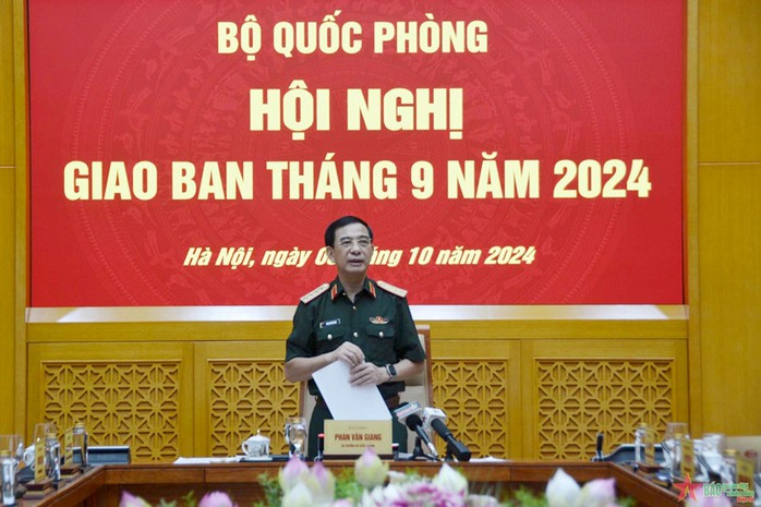 Đại tướng Phan Văn Giang: Nghiên cứu dùng phà khi chưa tái lắp cầu phao Phong Châu- Ảnh 1. Đại tướng Phan Văn Giang: Nghiên cứu dùng phà khi chưa tái lắp cầu phao Phong Châu- Ảnh 1.