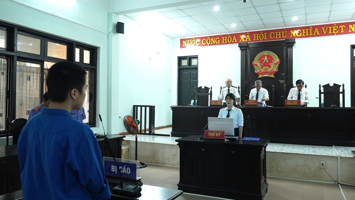 Thanh niên 18 tuổi dùng mạng xã hội chiếm đoạt hàng trăm triệu đồng của 200 người- Ảnh 1. Thanh niên 18 tuổi dùng mạng xã hội chiếm đoạt hàng trăm triệu đồng của 200 người- Ảnh 1.