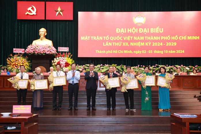 Phát huy tinh thần chung sức, đồng lòng- Ảnh 2. Phát huy tinh thần chung sức, đồng lòng- Ảnh 2.