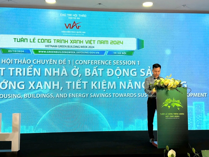 Ông Nguyễn Đức Vinh - Phó Trưởng phòng Quản lý, phát triển nhà ở xã hội, Cục Quản lý nhà và thị trường bất động sản phát biểu tại sự kiện Ông Nguyễn Đức Vinh - Phó Trưởng phòng Quản lý, phát triển nhà ở xã hội, Cục Quản lý nhà và thị trường bất động sản phát biểu tại sự kiện