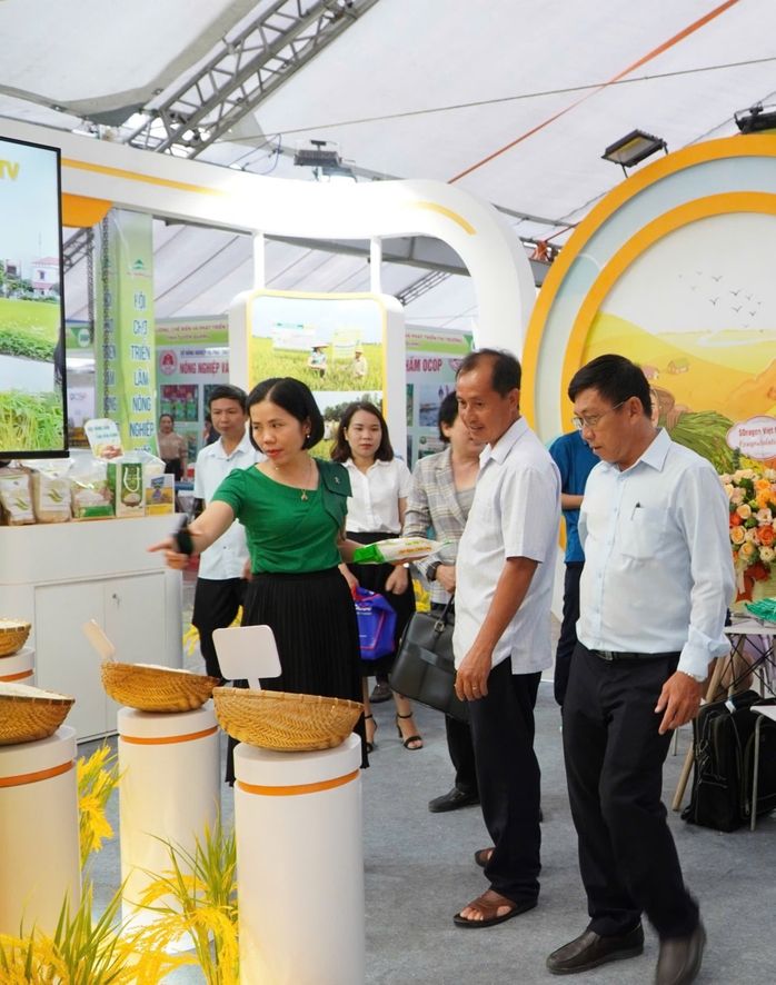Đưa sản phẩm OCOP Hà Nội vươn xa- Ảnh 4. Đưa sản phẩm OCOP Hà Nội vươn xa- Ảnh 4.