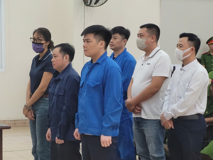 Các bị cáo tại phiên tòa Các bị cáo tại phiên tòa