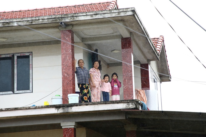 Hình ảnh mới nhất về cuộc sống người dân ở "rốn lũ" Lệ Thủy- Ảnh 5. Hình ảnh mới nhất về cuộc sống người dân ở "rốn lũ" Lệ Thủy- Ảnh 5.