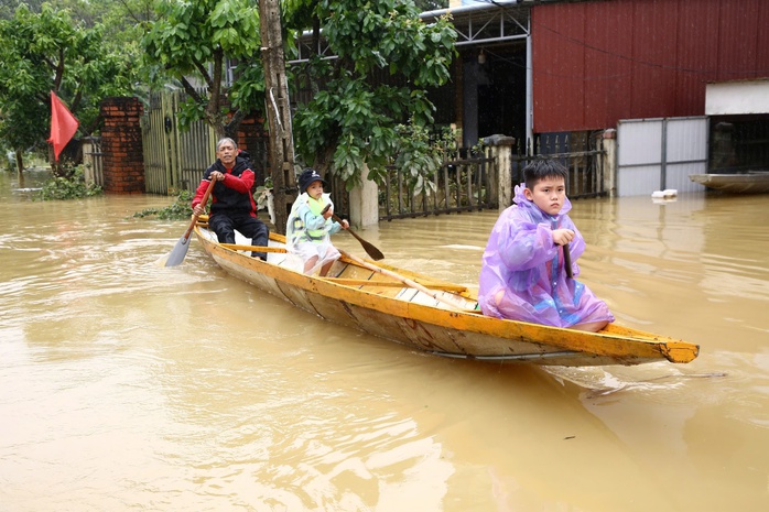 Hình ảnh mới nhất về cuộc sống người dân ở "rốn lũ" Lệ Thủy- Ảnh 6. Hình ảnh mới nhất về cuộc sống người dân ở "rốn lũ" Lệ Thủy- Ảnh 6.