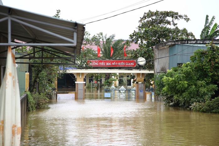Hình ảnh mới nhất về cuộc sống người dân ở "rốn lũ" Lệ Thủy- Ảnh 12. Hình ảnh mới nhất về cuộc sống người dân ở "rốn lũ" Lệ Thủy- Ảnh 12.