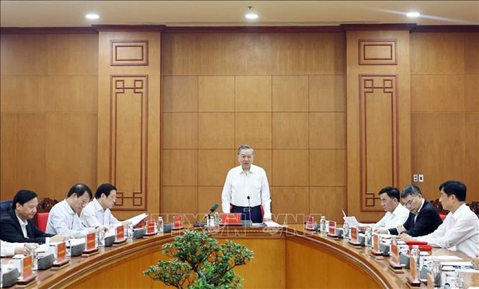 Kỷ luật 6 cán bộ cấp cao thuộc diện Bộ Chính trị, Ban Bí thư quản lý- Ảnh 1. Kỷ luật 6 cán bộ cấp cao thuộc diện Bộ Chính trị, Ban Bí thư quản lý- Ảnh 1.