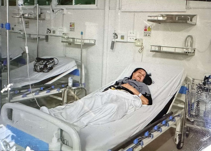 NSND Kim Cương cấp cứu, dang dở việc diễn "Lá sầu riêng" tại Hà Nội- Ảnh 1. NSND Kim Cương cấp cứu, dang dở việc diễn "Lá sầu riêng" tại Hà Nội- Ảnh 1.