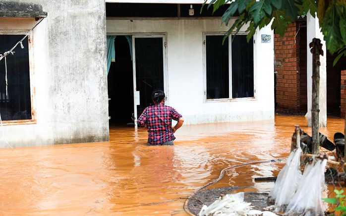 Vì sao hàng trăm hộ dân ở TP Biên Hòa ngập trong "biển nước"?- Ảnh 1. Vì sao hàng trăm hộ dân ở TP Biên Hòa ngập trong "biển nước"?- Ảnh 1.