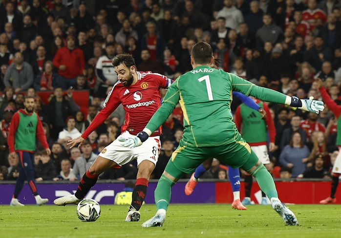Man United thắng tưng bừng dưới quyền Nistelrooy, Man City bị loại còn mất 2 ngôi sao - Ảnh 4. Man United thắng tưng bừng dưới quyền Nistelrooy, Man City bị loại còn mất 2 ngôi sao - Ảnh 4.