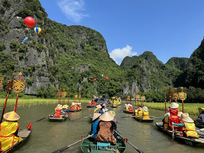 "Dòng chảy di sản" tái hiện những mốc son lịch sử huy hoàng- Ảnh 1. "Dòng chảy di sản" tái hiện những mốc son lịch sử huy hoàng- Ảnh 1.