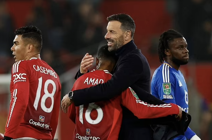 Man United thắng tưng bừng dưới quyền Nistelrooy, Man City bị loại còn mất 2 ngôi sao - Ảnh 7. Man United thắng tưng bừng dưới quyền Nistelrooy, Man City bị loại còn mất 2 ngôi sao - Ảnh 7.