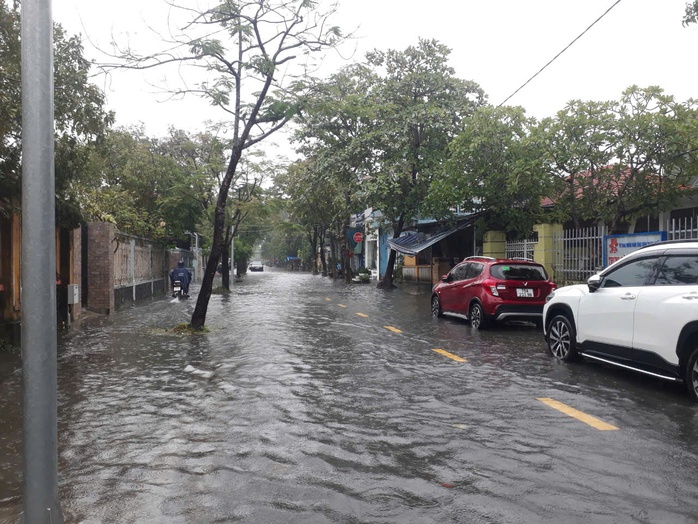 Từ 14 giờ hôm nay, 2 hồ thủy lợi, thủy điện lớn nhất Thừa Thiên - Huế được lệnh xả nước- Ảnh 1. Từ 14 giờ hôm nay, 2 hồ thủy lợi, thủy điện lớn nhất Thừa Thiên - Huế được lệnh xả nước- Ảnh 1.