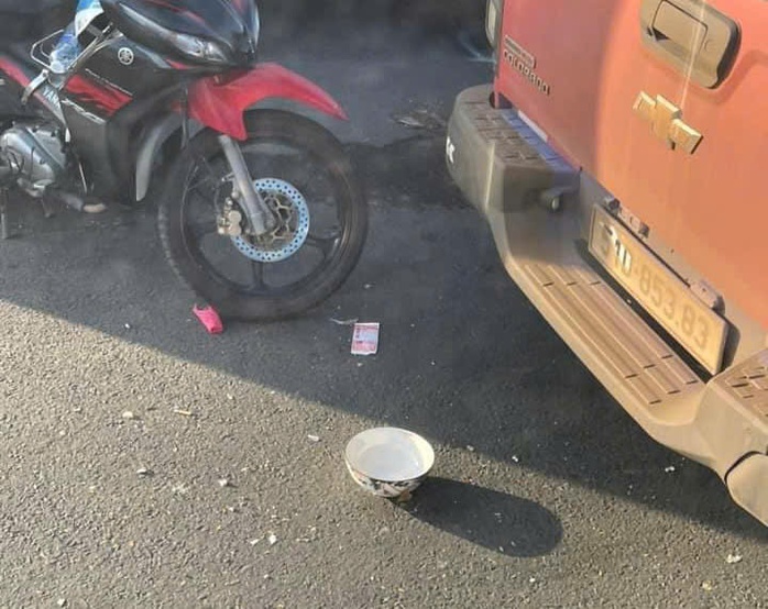 Điều tra vụ tài xế đâm người đến nguy kịch sau mâu thuẫn giao thông- Ảnh 1. Điều tra vụ tài xế đâm người đến nguy kịch sau mâu thuẫn giao thông- Ảnh 1.
