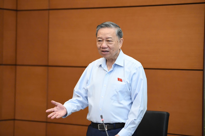 Tổng Bí thư Tô Lâm cho rằng bộ máy nhà nước hiện nay quá cồng kềnh, nếu không tinh gọn sẽ không phát triển đượcẢnh: HỒ LONG Tổng Bí thư Tô Lâm cho rằng bộ máy nhà nước hiện nay quá cồng kềnh, nếu không tinh gọn sẽ không phát triển đượcẢnh: HỒ LONG