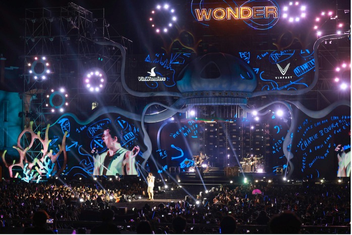 Siêu sao Charlie Puth biểu diễn trên sân khấu 8Wonder đảo Hòn Tre - Nha Trang tạo sức hút cho du lịch Việt Siêu sao Charlie Puth biểu diễn trên sân khấu 8Wonder đảo Hòn Tre - Nha Trang tạo sức hút cho du lịch Việt