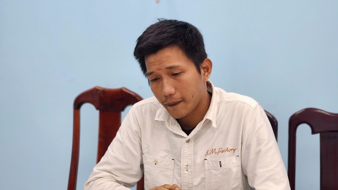 Bắt giữ nam thanh niên lợi dụng bão lụt để lừa bán hàng cứu trợ- Ảnh 1. Bắt giữ nam thanh niên lợi dụng bão lụt để lừa bán hàng cứu trợ- Ảnh 1.