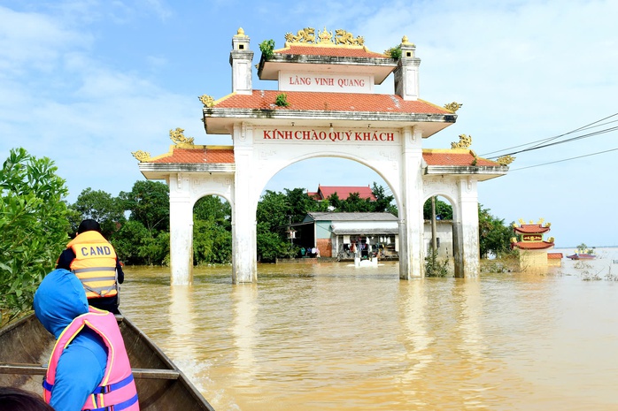 Quảng Bình: Mưa lũ gây thiệt hại 500 tỉ đồng, 14 người thương vong- Ảnh 2. Quảng Bình: Mưa lũ gây thiệt hại 500 tỉ đồng, 14 người thương vong- Ảnh 2.
