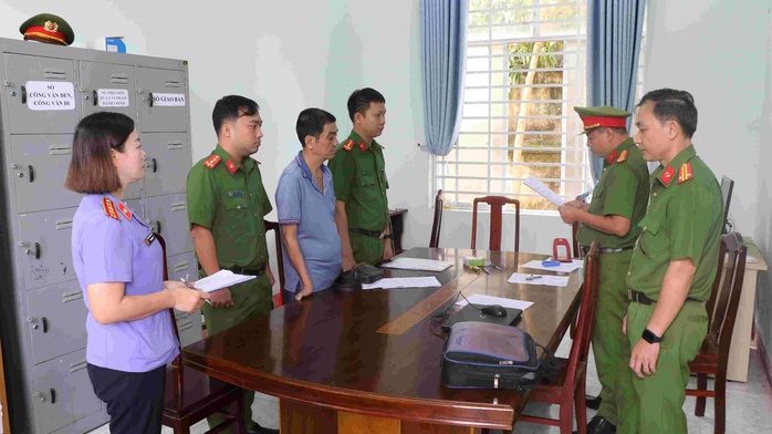 Bắt giám đốc lừa đảo nhiều người, trốn hơn 10 năm ở Bình Phước- Ảnh 1. Bắt giám đốc lừa đảo nhiều người, trốn hơn 10 năm ở Bình Phước- Ảnh 1.