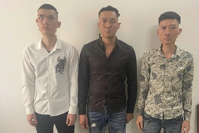 3 đối tượng cùng ra đầu thú sau 1 năm bị truy nã đặc biệt- Ảnh 1. 3 đối tượng cùng ra đầu thú sau 1 năm bị truy nã đặc biệt- Ảnh 1.