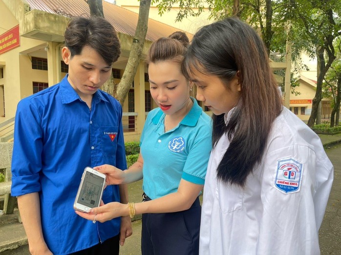 Đề xuất cho học sinh mua BHYT hộ gia đình để giảm chi phí- Ảnh 2. Đề xuất cho học sinh mua BHYT hộ gia đình để giảm chi phí- Ảnh 2.