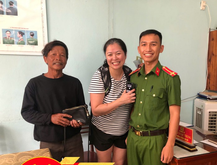 Hành động của người bán bánh bao khiến nữ du khách Úc xúc động- Ảnh 2. Hành động của người bán bánh bao khiến nữ du khách Úc xúc động- Ảnh 2.