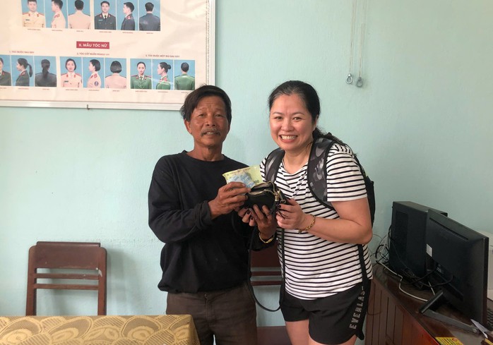 Hành động của người bán bánh bao khiến nữ du khách Úc xúc động- Ảnh 1. Hành động của người bán bánh bao khiến nữ du khách Úc xúc động- Ảnh 1.