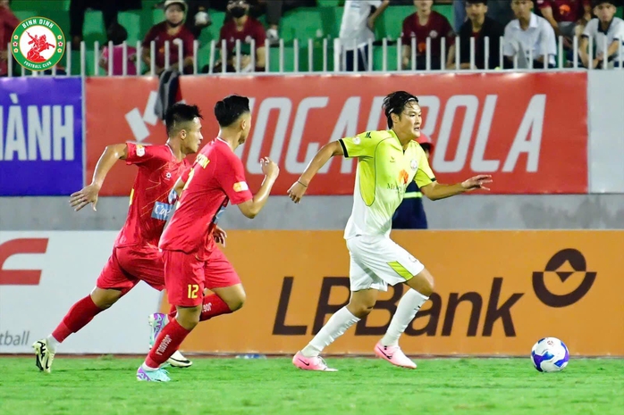 CLB Hoàng Anh Gia Lai mất ngôi đầu bảng V-League- Ảnh 5. CLB Hoàng Anh Gia Lai mất ngôi đầu bảng V-League- Ảnh 5.