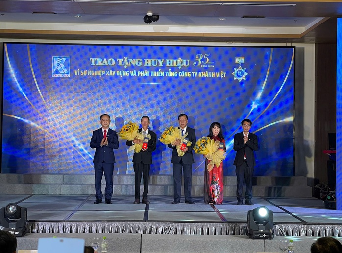 Khatoco tri ân người lao động cống hiến lâu năm- Ảnh 7. Khatoco tri ân người lao động cống hiến lâu năm- Ảnh 7.