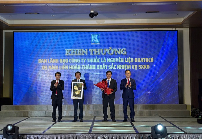 Khatoco tri ân người lao động cống hiến lâu năm- Ảnh 3. Khatoco tri ân người lao động cống hiến lâu năm- Ảnh 3.