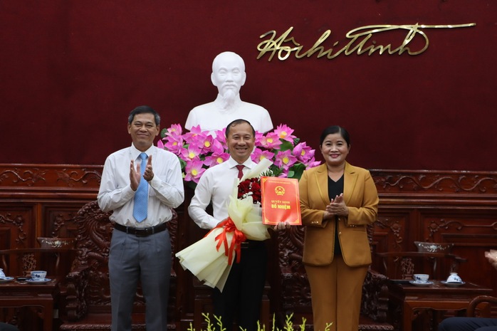 Điều động, bổ nhiệm cán bộ ở nhiều vị trí quan trọng của tỉnh Bình Phước - Ảnh 2. Điều động, bổ nhiệm cán bộ ở nhiều vị trí quan trọng của tỉnh Bình Phước - Ảnh 2.