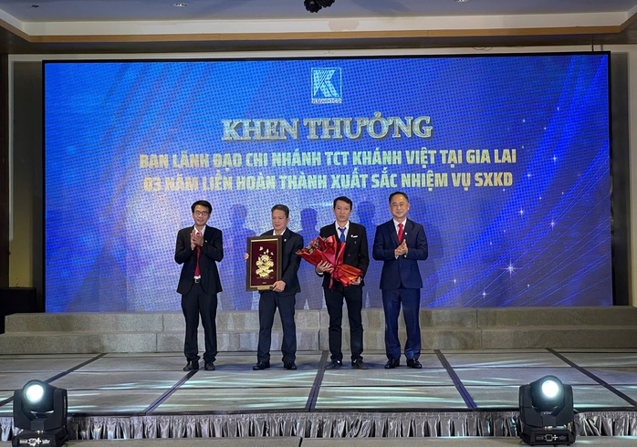 Khatoco tri ân người lao động cống hiến lâu năm- Ảnh 6. Khatoco tri ân người lao động cống hiến lâu năm- Ảnh 6.