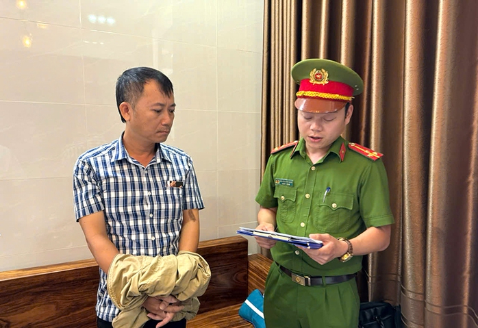 Bắt tạm giam 1 nguyên chủ tịch xã - Ảnh 2. Bắt tạm giam 1 nguyên chủ tịch xã - Ảnh 2.