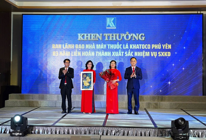 Khatoco tri ân người lao động cống hiến lâu năm- Ảnh 5. Khatoco tri ân người lao động cống hiến lâu năm- Ảnh 5.