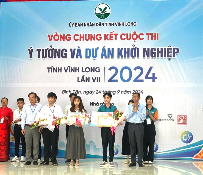 Trường ĐH Cửu Long triển khai nhiều nhiệm vụ trọng tâm trong năm học mới- Ảnh 5. Trường ĐH Cửu Long triển khai nhiều nhiệm vụ trọng tâm trong năm học mới- Ảnh 5.