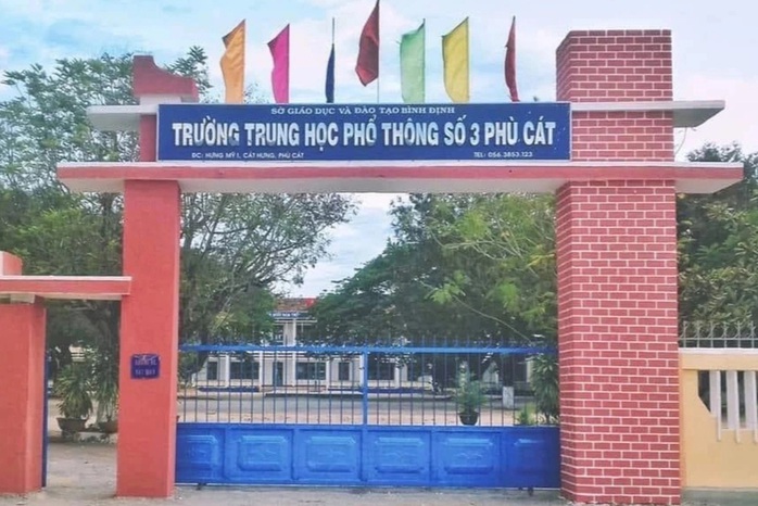 Hiệu trưởng nói gì về việc nhà trường tháo 5 tivi trả phụ huynh?- Ảnh 1. Hiệu trưởng nói gì về việc nhà trường tháo 5 tivi trả phụ huynh?- Ảnh 1.