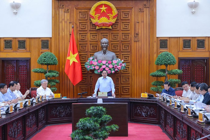 Thủ tướng phát biểu tại buổi họp với các bộ, ngành về chủ trương đầu tư Dự án đường sắt tốc độ cao. Ảnh: NHẬT BẮC Thủ tướng phát biểu tại buổi họp với các bộ, ngành về chủ trương đầu tư Dự án đường sắt tốc độ cao. Ảnh: NHẬT BẮC