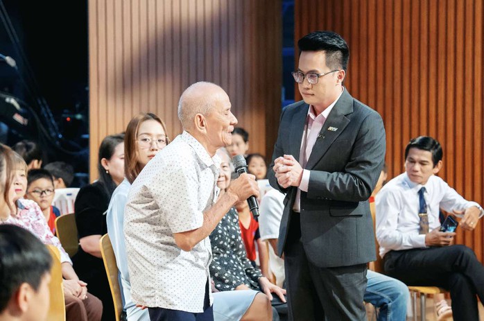 Tình dân tộc, nghĩa đồng bào trong tọa đàm "Chung một tấm lòng"- Ảnh 1. Tình dân tộc, nghĩa đồng bào trong tọa đàm "Chung một tấm lòng"- Ảnh 1.